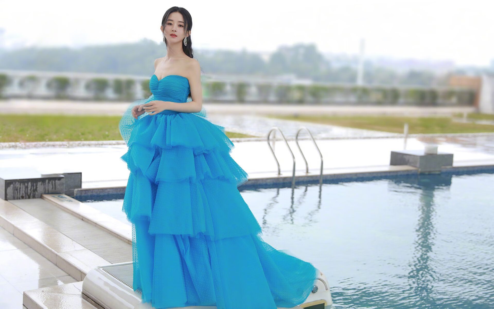 瑞士球迷雪中喝热红酒助威,成全场最靓风景线,瑞士球迷狂欢