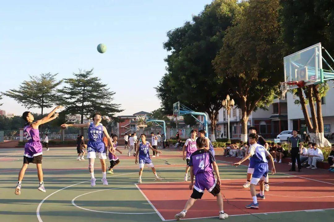 包含爱游戏体育：青少年篮球：培养兴趣，提升技能，助力孩子全面发展的词条