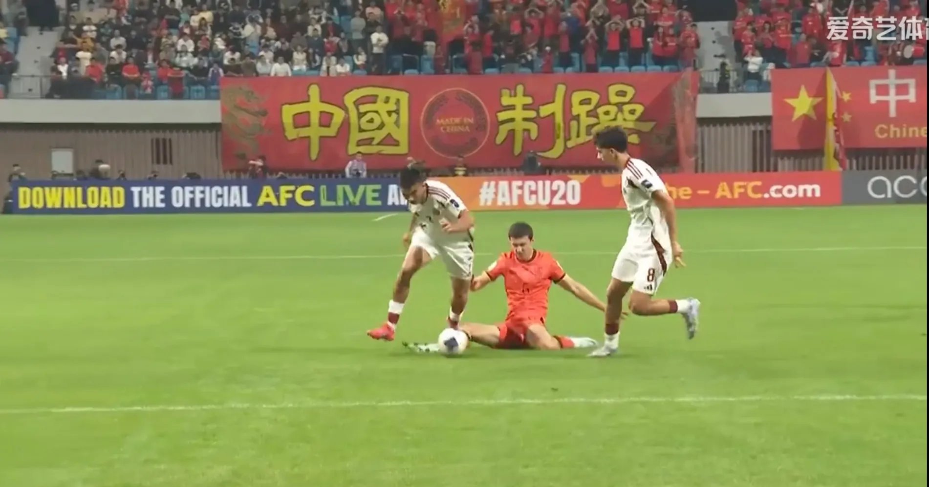 爱游戏体育:中国足球留洋球员:在欧洲联赛取得进球,赢得球迷赞誉,展现中国球员风采的简单介绍 爱游戏体育:中国足球留洋球员:在欧洲联赛取得进球,赢得球迷赞誉,展现中国球员风采的简单介绍