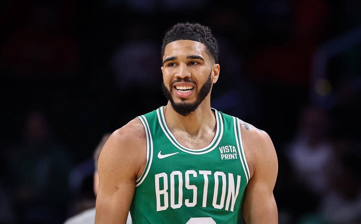 包含爱游戏体育:凯尔特人队的塔图姆：如何成为更好的自己？的词条