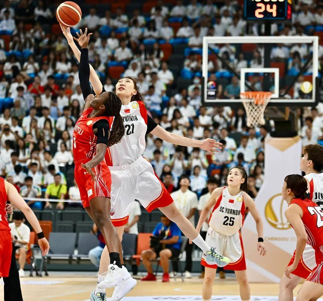 爱游戏体育：WCBA联赛赛事回顾：精彩瞬间与争议判罚的简单介绍