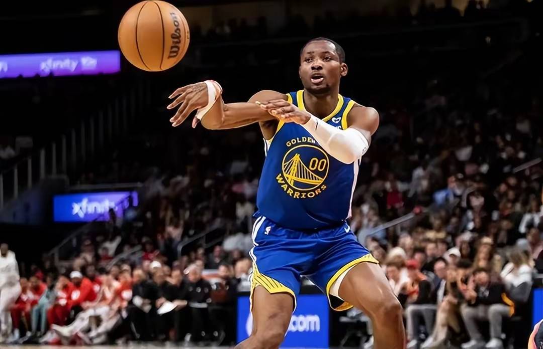 关于爱游戏体育：勇士队战术调整：科尔计划增加快速转移球战术的信息