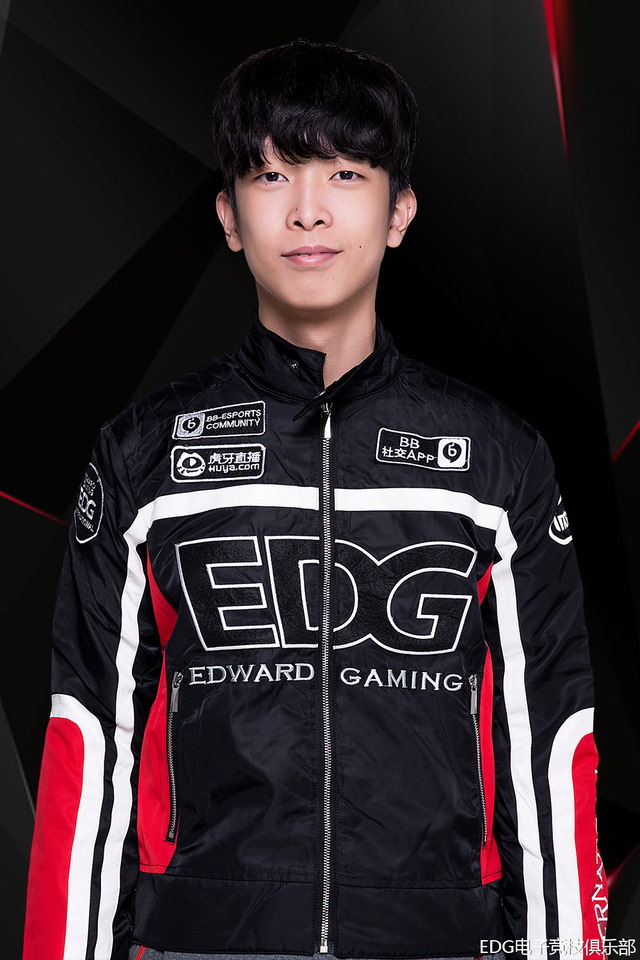 爱游戏体育:双冠争夺战:顶尖战队同步进入决赛,谁将夺冠?的简单介绍 爱游戏体育:双冠争夺战:顶尖战队同步进入决赛,谁将夺冠?的简单介绍