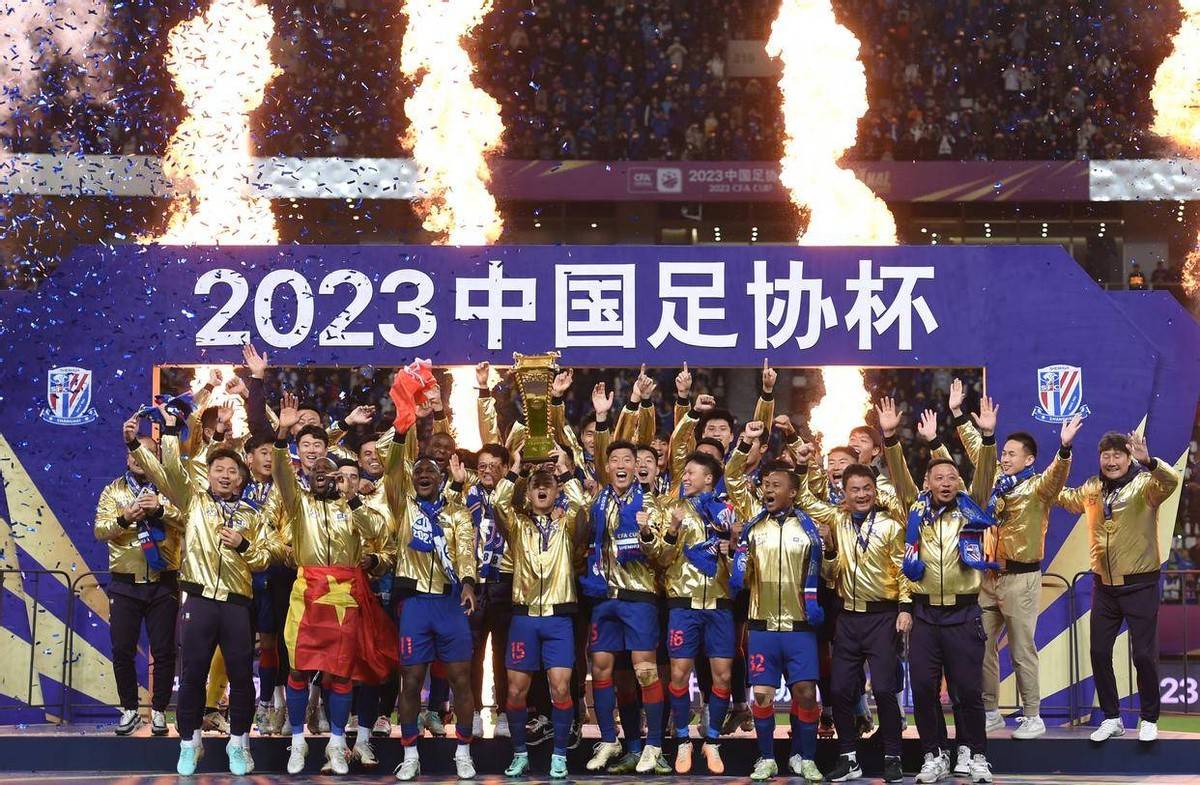 AYXSPORTSAPP-爱游戏体育:足协杯：卫冕冠军出局，冷门迭爆，谁将问鼎冠军？的简单介绍