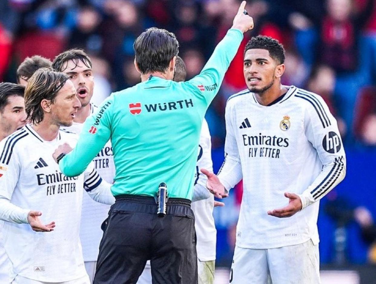 爱游戏体育:西甲的裁判判罚争议:影响比赛结果的因素的简单介绍 爱游戏体育:西甲的裁判判罚争议:影响比赛结果的因素的简单介绍